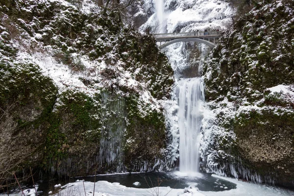 Freezing Multnomah Falls — Stock Photo, Image
