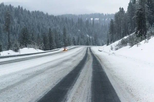 Χειμερινές συνθήκες οδήγησης — Φωτογραφία Αρχείου
