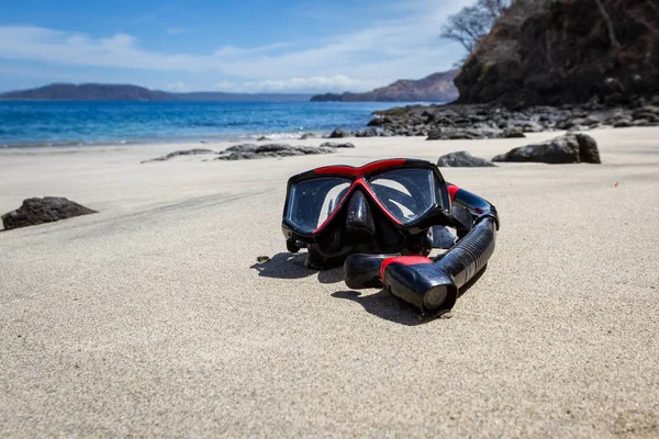 Snorkel gear on the beach — Stock Photo, Image