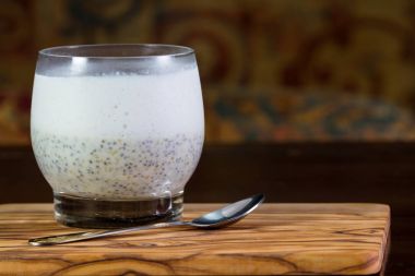 Muz chia tohum puding