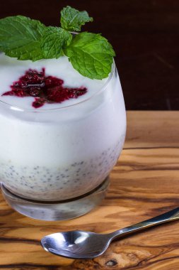 Muz chia tohum puding