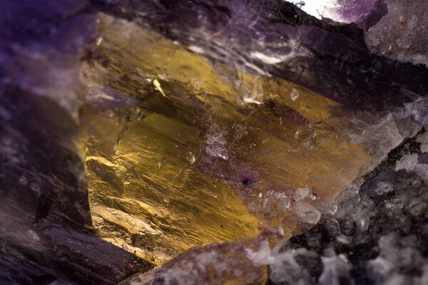 purple fluorite stone