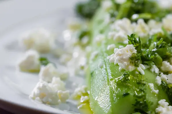 Uborka, feta sajt saláta — Stock Fotó
