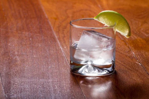 Tequila mit Limette — Stockfoto