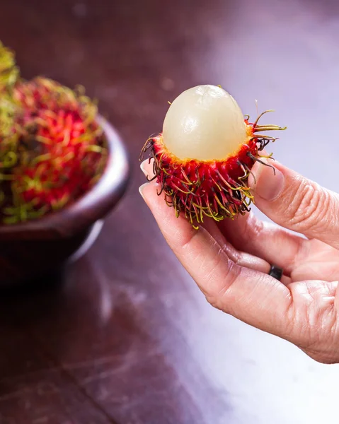 Rambutan una fruta tropical dulce — Foto de Stock