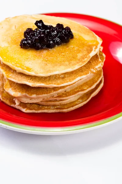 Panqueques frescos con mermelada de arándanos — Foto de Stock