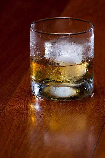 Scotch served on the rocks — Stock Photo, Image