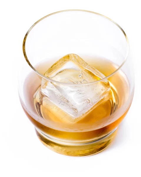 Leeftijd whisky op de rotsen — Stockfoto