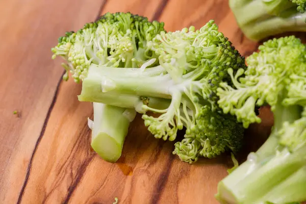 Organic broccoli close up — Stock Photo, Image