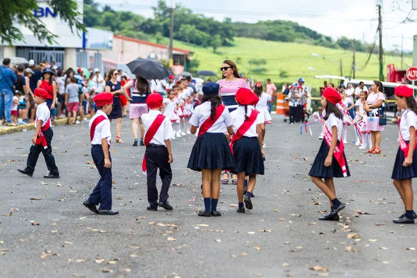 Bağımsızlık günü yürüyüşü, maliyet Rica