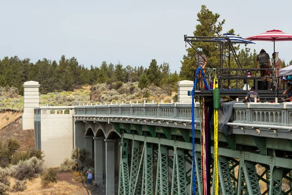 Bungee jumping in Oregon — Stock Photo, Image