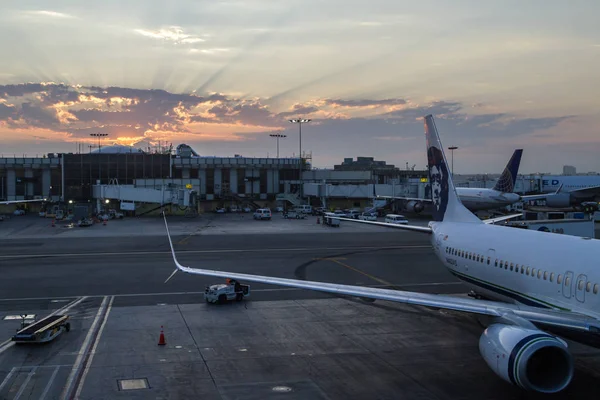 Güneş Işıkları ve Bulutlar 