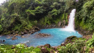 Rio Celeste şelale 