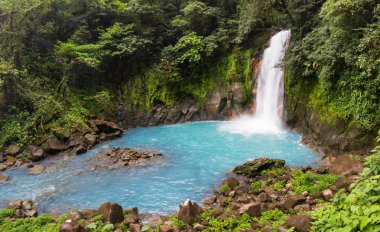 Rio Celeste şelale 