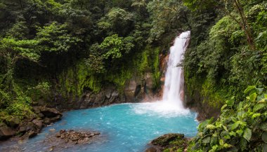 Rio Celeste şelale 