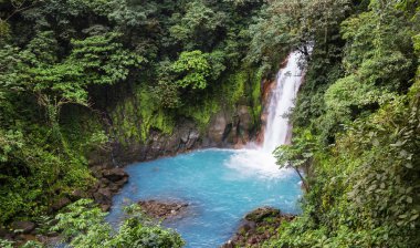 Rio Celeste şelale 