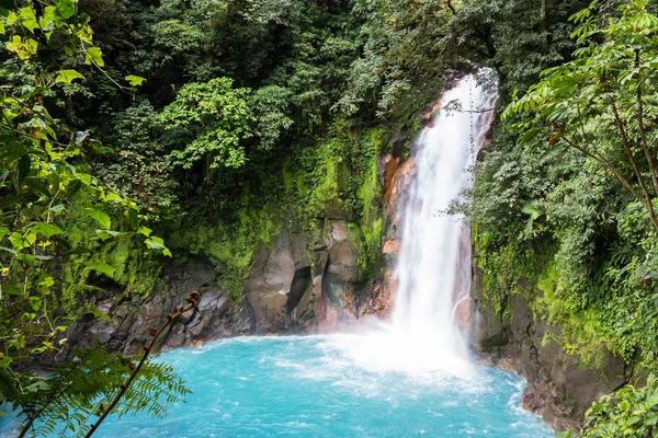 Rio Celeste şelale 