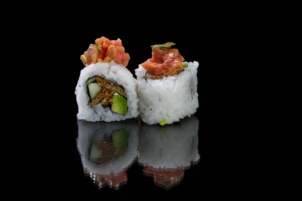 黒寿司と寿司 — ストック写真