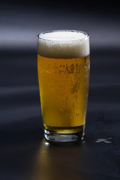 Uppfriskande golden ale — Stockfoto