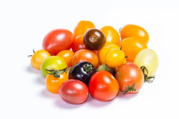 Kleurrijke cherry tomaten — Stockfoto