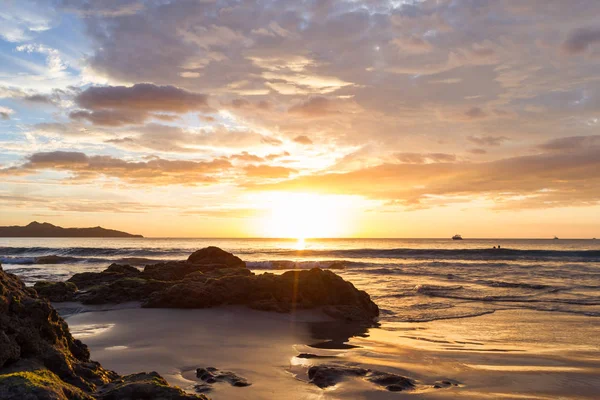 Tramonto in spiaggia — Foto Stock