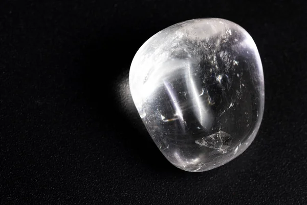 Clear quartz over black — Stock Photo, Image