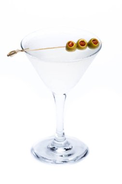 Klasik martini zeytinle 