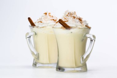 yumurta likörü bir tatil klasik