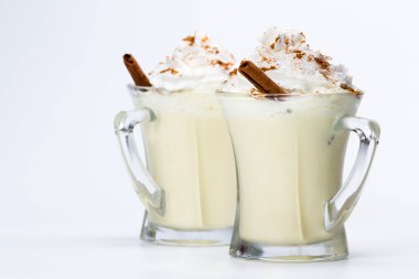 yumurta likörü bir tatil klasik