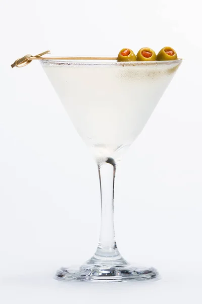 Klassischer Martini mit Oliven — Stockfoto