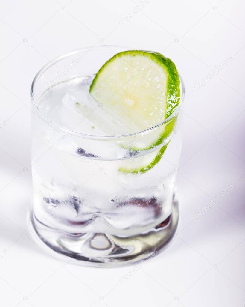 vodka soda with a lime