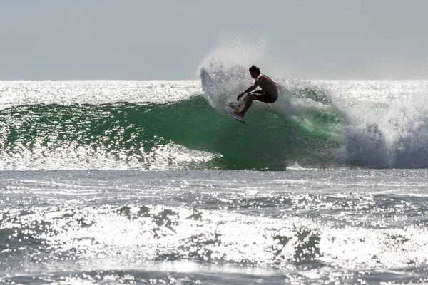 Surfing w Kostaryka — Zdjęcie stockowe