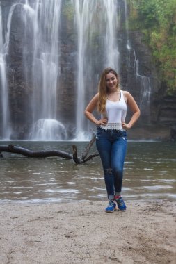 Kosta Rika muhteşem şelale