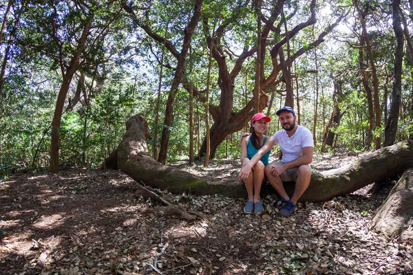 Hikers in Costa Rica — Stock Photo, Image