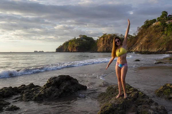 Modelo en la playa — Foto de Stock