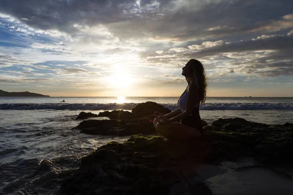 Puesta de sol en la playa —  Fotos de Stock