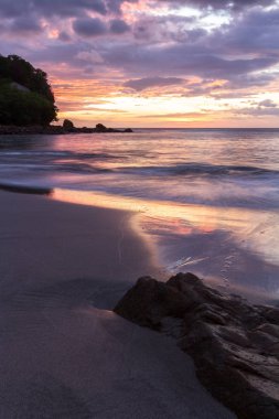 Sahilde gün batımı 
