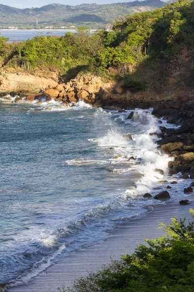 Olas en la playa —  Fotos de Stock