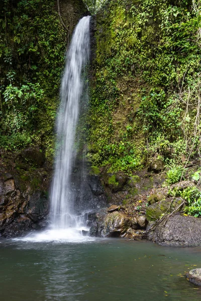 Cachoeiras tropicais em Costa Rica — Fotografia de Stock