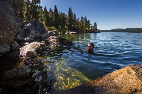 Plavání v Coeur d 'Alene — Stock fotografie