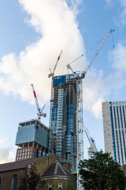 Londra'nın inşaat vinçleri 