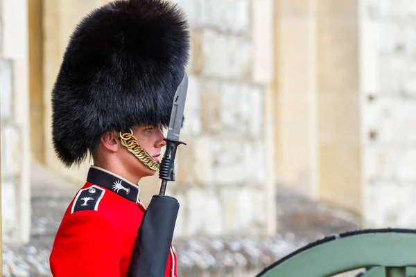 Londra Kulesi 'nde Kraliçe Muhafızları — Stok fotoğraf