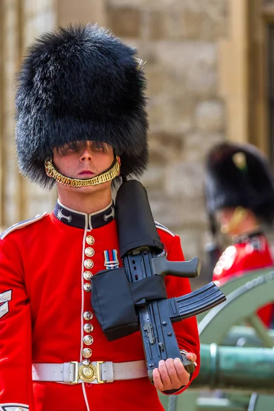 Londra Kulesi 'nde Kraliçe Muhafızları — Stok fotoğraf