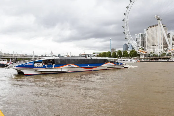 Taxi acuático en Londres —  Fotos de Stock