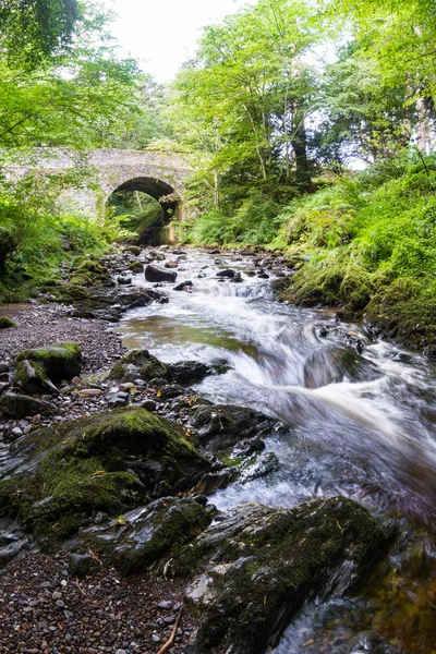 Banvie Burn i de skotska högländerna — Stockfoto