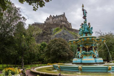 Ross Fountain ve Edinburgh Şatosu