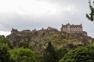Prenses Sokağı Bahçeleri 'nden Edinburgh Şatosu