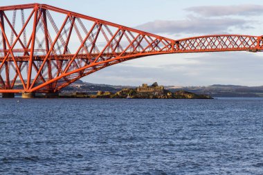 Inchgarvie ve Dördüncü Köprü, İskoçya 