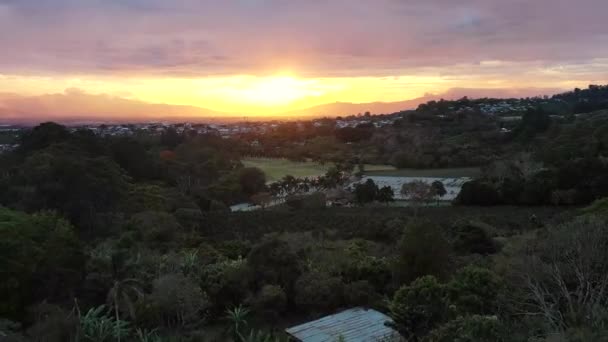 Όμορφο Ηλιοβασίλεμα Στην Τροπική Κόστα Ρίκα Από Μια Αγροτική Περιοχή — Αρχείο Βίντεο
