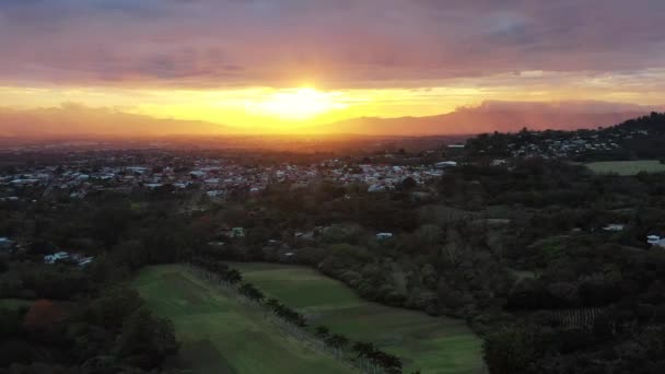 Prachtige Zonsondergang Tropisch Costa Rica Vanuit Een Landelijk Gebied Net — Stockvideo